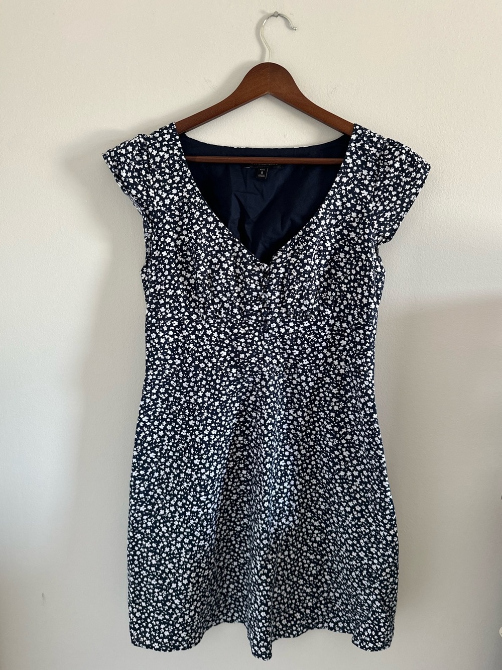 Banana Republic Navy and White Floral V-Neck Petite Mini Dress